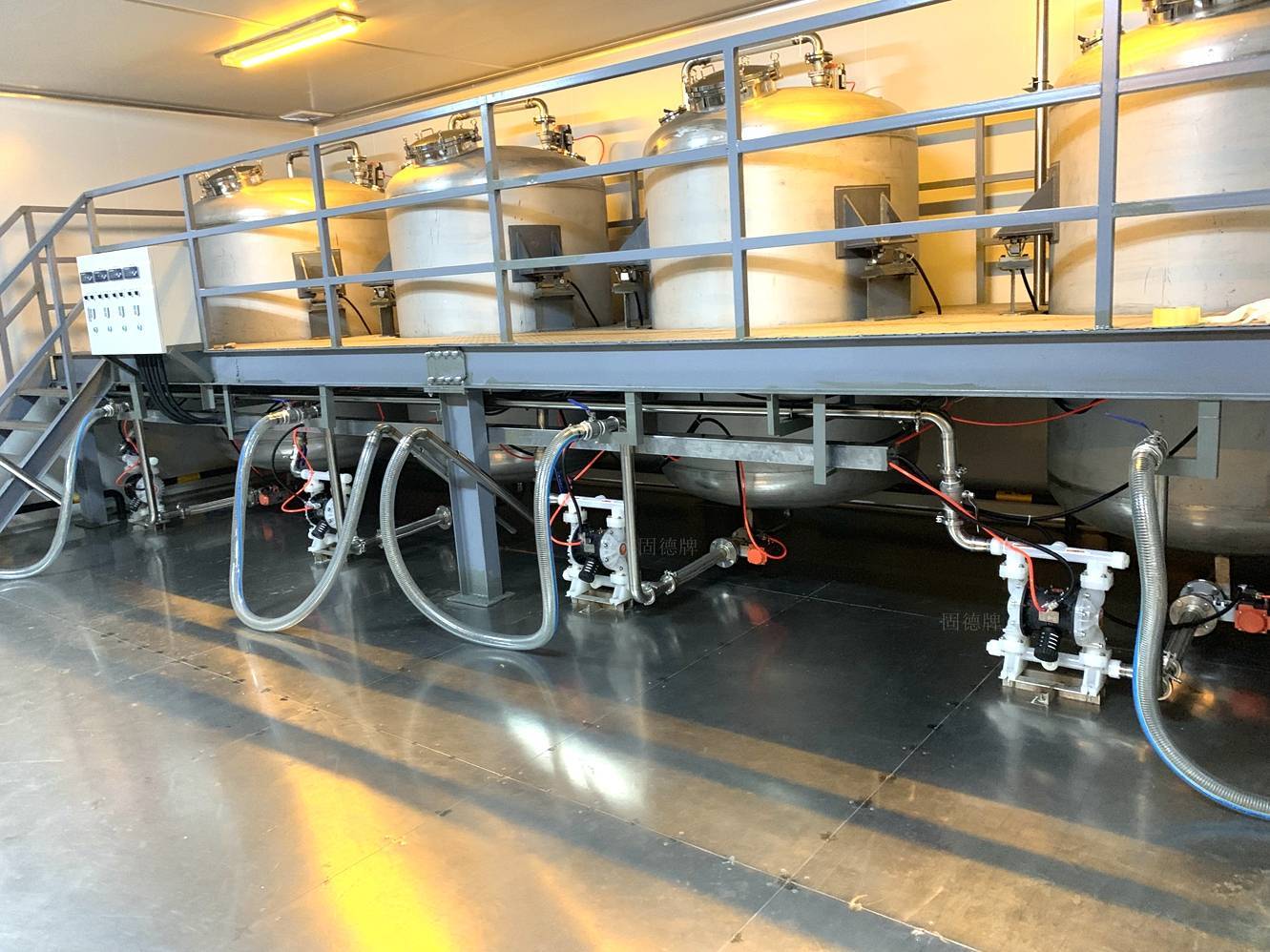 55e5f79dfecec23f_89_3