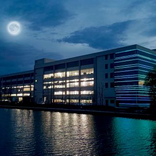 中秋圓月映長(zhǎng)空，美好與君共！邊鋒集團(tuán)祝您中秋佳節(jié)快樂