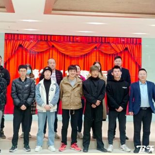 享受競技，盡顯青春風(fēng)采！邊鋒集團(tuán)開展趣味運動會活動